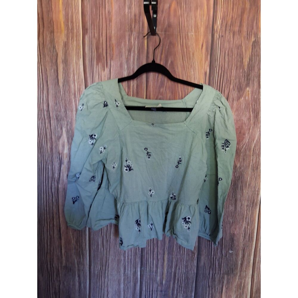 Universal thread small sage green embroidered floral blouse casual boho fall